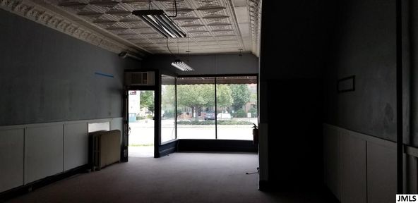 133 E Washington Ave, Jackson, MI 49201